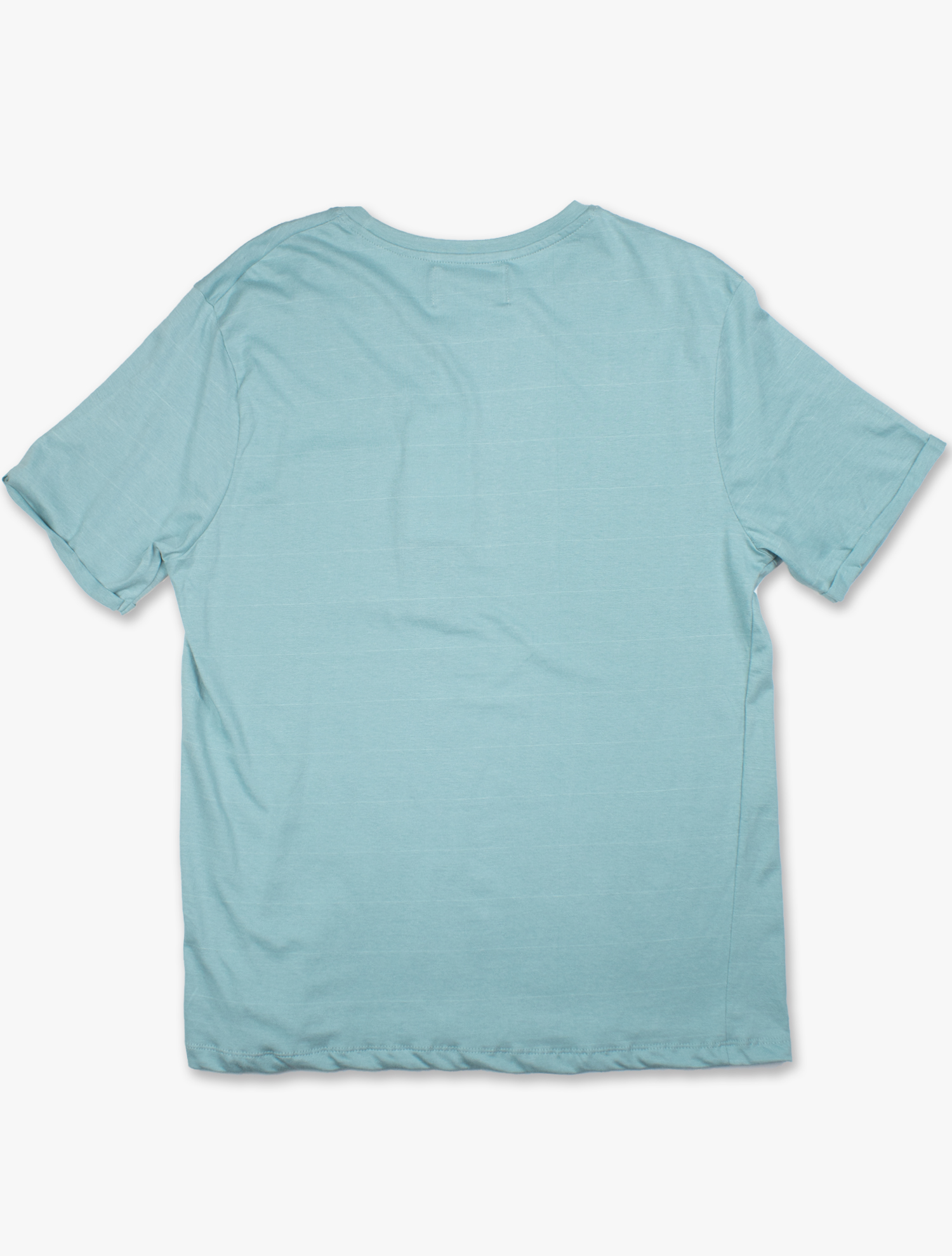 T-shirt básica com bolso no peito
